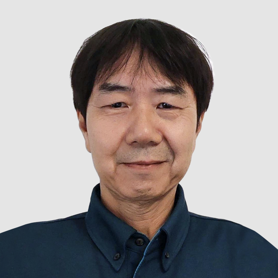 Koichi Kikkawa es el vicepresidente de Operaciones Globales de Essex Furukawa Magnet Wire. Es un puesto que ha ocupado desde abril de 2023. Kikkawa pasó la mayor parte de su carrera con Furukawa Electric, donde comenzó en 1990 como ingeniero de procesos en Japón. Jugó un papel decisivo en el desarrollo del negocio de alambre HVWW®, que fue el componente clave de una empresa conjunta inicial entre las dos compañías. Kikkawa se desempeñó como director de Excelencia Operativa Global en Europa, Asia y Japón antes de ocupar su puesto actual, donde ahora dirige las operaciones de Essex Furukawa. Kikkawa obtuvo su título en Ingeniería Mecánica de la Universidad de Kansai en Osaka, Japón.